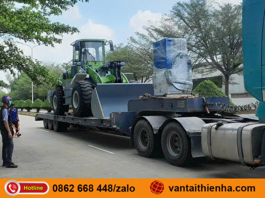 Xe chở hàng đi Thái Bình